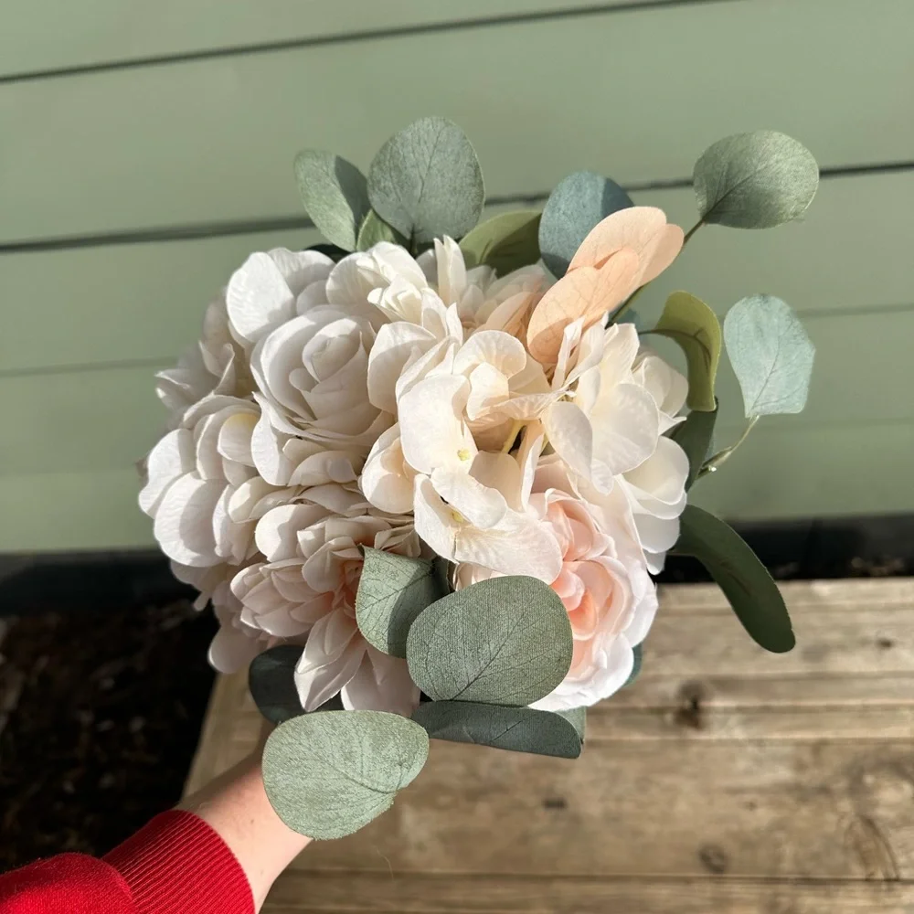 Neutral Tone Bridal Bouquets - Picture 4 of 14